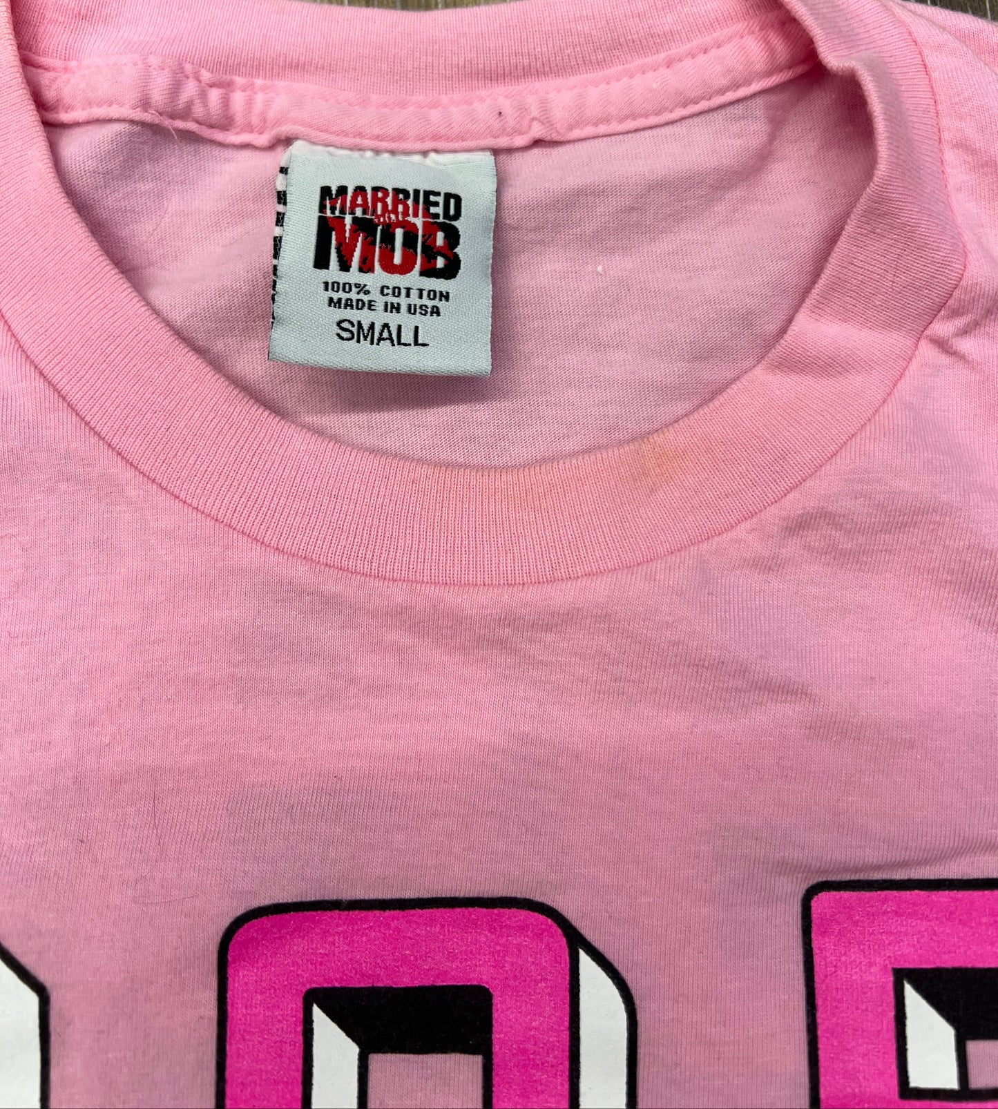 Vintage Married To The Mob M.O.B. Most Official Bitches Pink Graphic T Shirt NYC Size Small