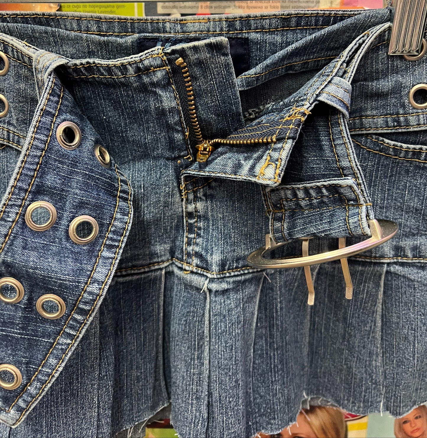 Vintage Y2K Pleated Belted Denim Mini Skirt Size 0